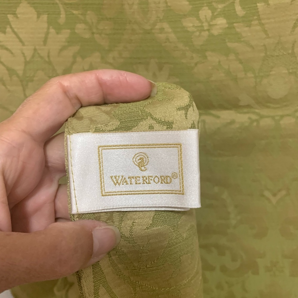 Waterford table runner - Picture 2 of 2